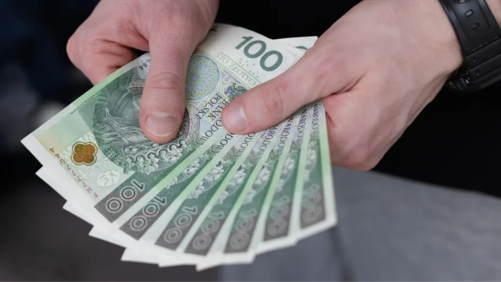 success fee w rekrutacji paretti